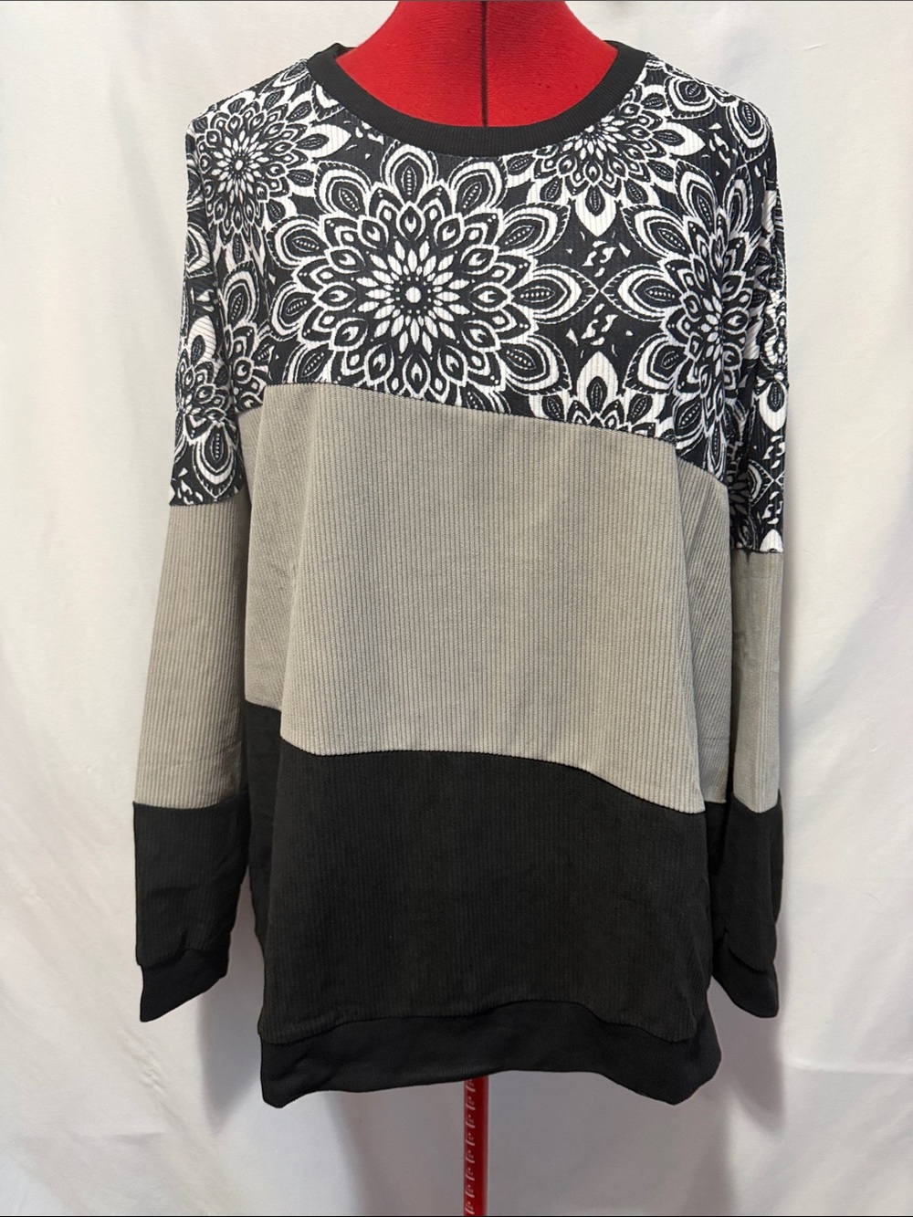 Casual Black & Gray Patterned Crewneck Sweatshirt